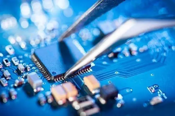 市場預(yù)估Q4內(nèi)存DRAM降價15％左右，DDR5價格更接近DDR4